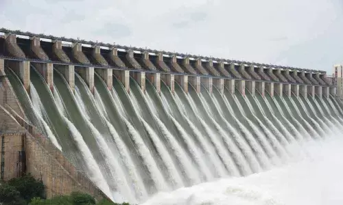 Heavy rains fill projects on Krishna and Godavari