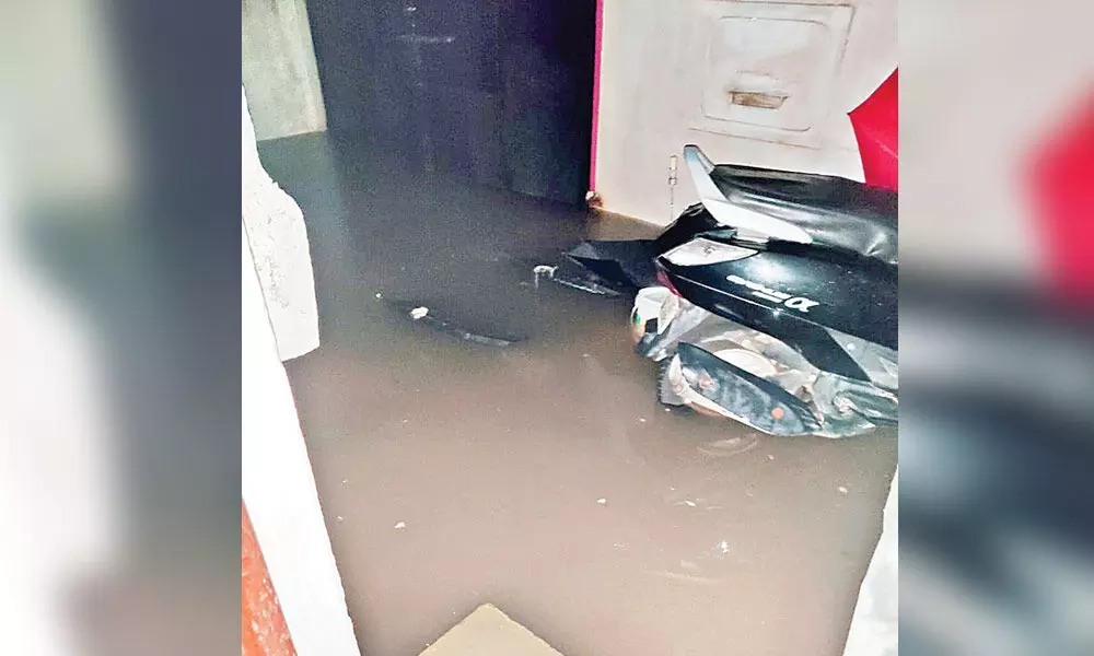 Water gushes into houses in Secunderabad