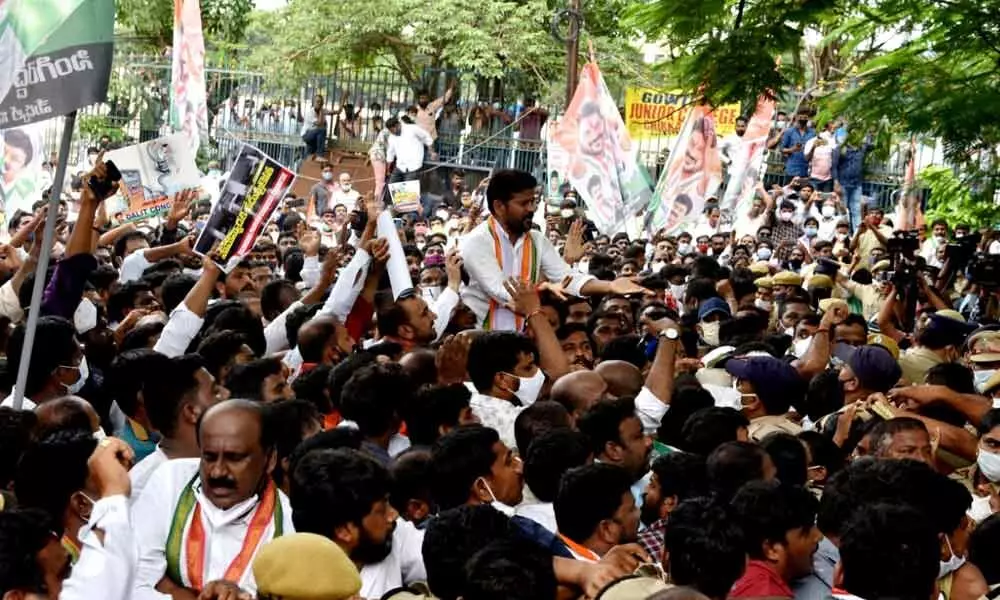 Telangana Pradesh Congress President Revanth Reddy along with leaders chelo Rajbhawan protest followed by arrested at Indira park Dharna Chowk on Friday. Pictures:-Srinivas Setty