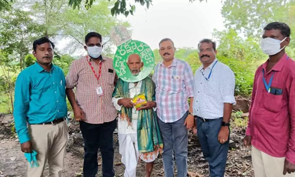 Padmasri award winner Vanajeevi Ramaiah planted saplings in Reddypalli village