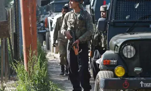 Army jawans stand guard during an encounter with militants in Jammu and Kashmir. (File photo| PTI)