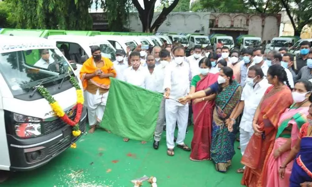 Municipal Administration and Urban Development Principle Secretary Y Srilakshmi flagging off the garbage collection vehicles at the municipal office premises in Tirupati on Saturday