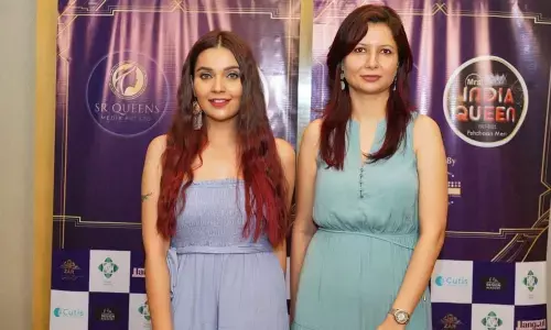Mrs India Queen 2021 brand ambassador Mansi Srivastava (left) and celebrity dermatologist Dr Apratim Goel