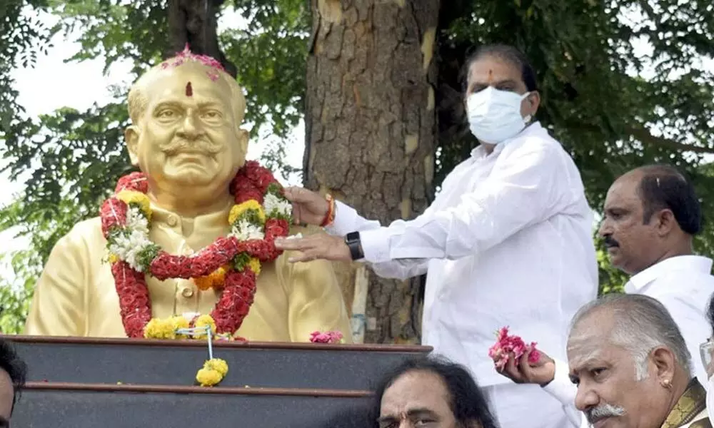 MLA Malladi Vishnu paying tributes to SVR in Vijayawada on Sunday