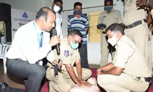 Police urged to learn first-aid methods