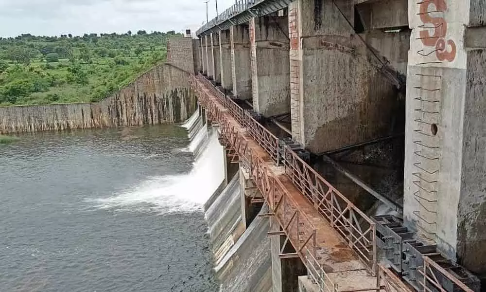 Project Deputy Engineer Dattetrayya and Assistant Engineer Ravinder lifted the gate number 5 of the Kaulas Nala project at Jukkal Mandal in Kamareddy district and released 284 cusecs of water into the Kaulasnala