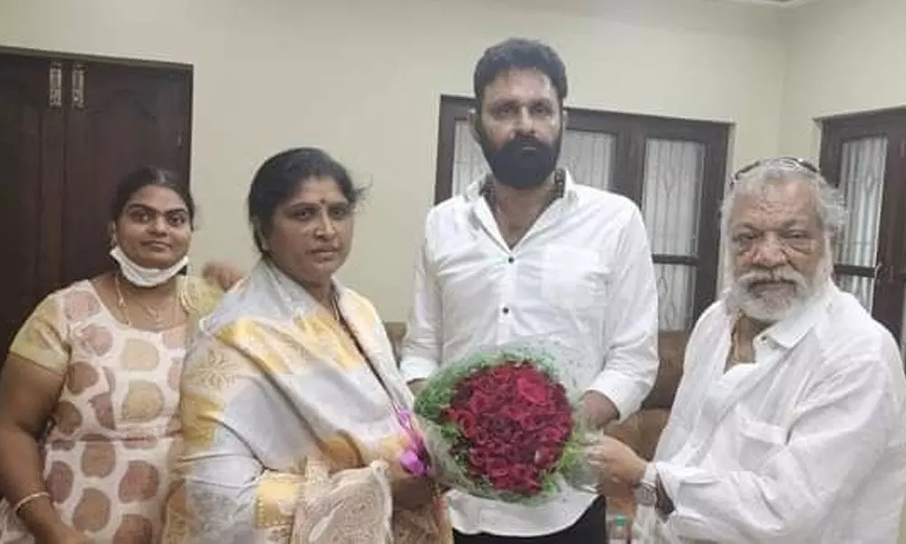 Civil Supplies Minister Kodali Nani with Tatineni Padmavati in Gudivada on Wednesday