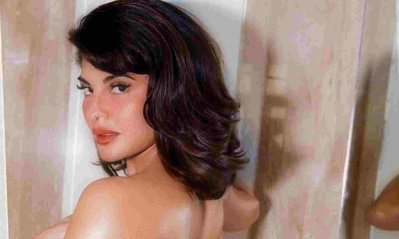 Jacqueline Fernandez flaunts sexy back
