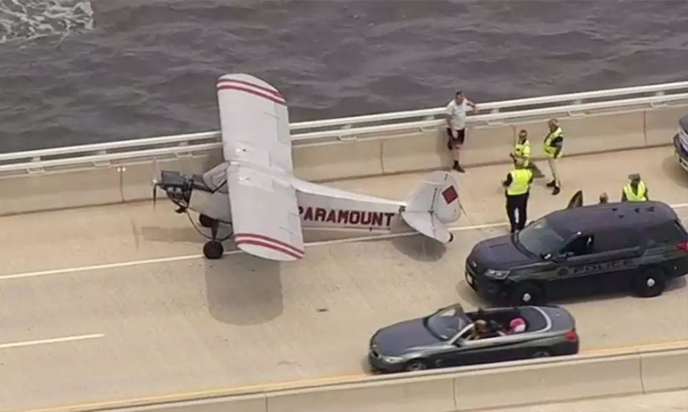 18-Year-Old Pilot Lands A Banner Plane On New Jersey Bridge