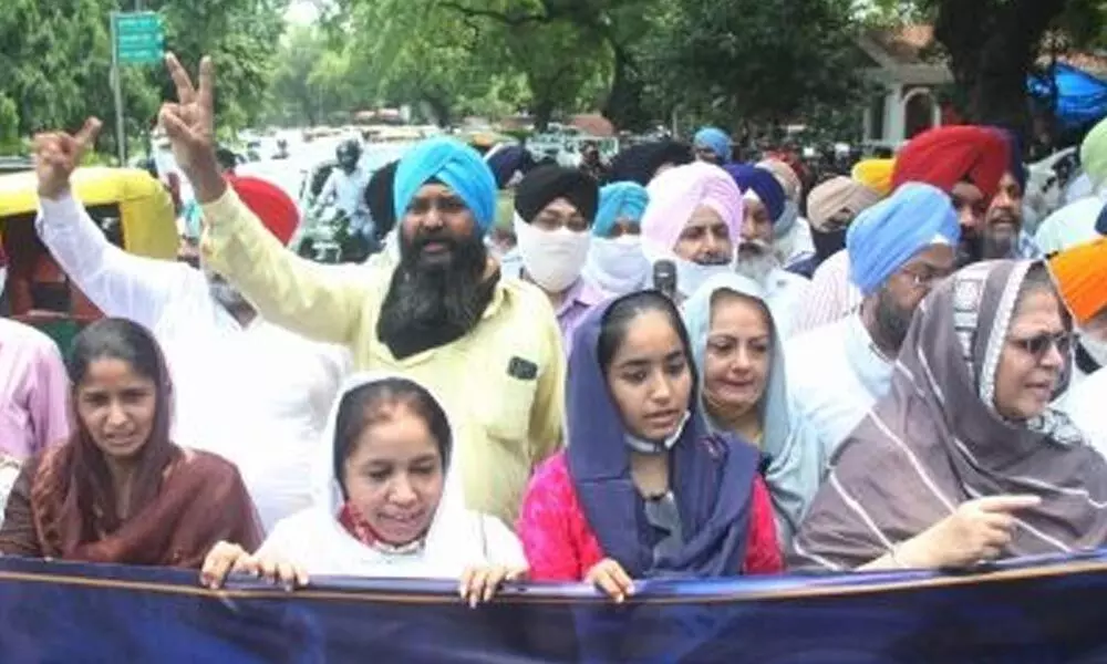 Why are Sikhs of Kashmir angry?