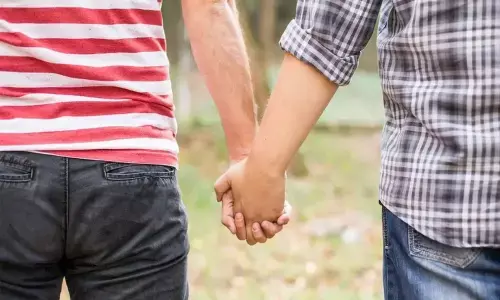 Wife finds husbands profile on gay app