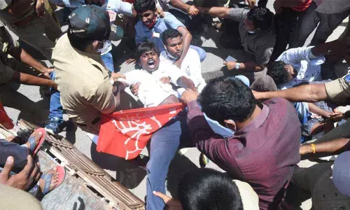 Police arrests the students