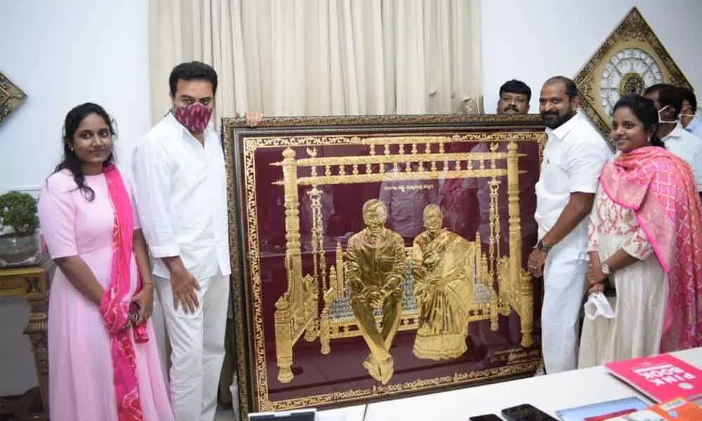 Srinivas Goud presents rare birthday gift to KTR