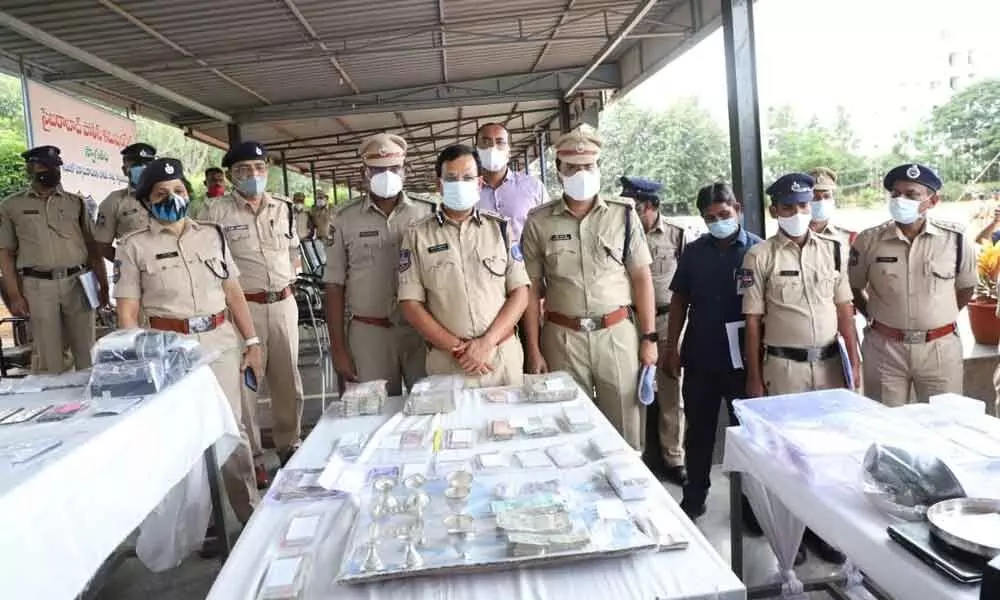 Cyberabad police hand over recovered properties