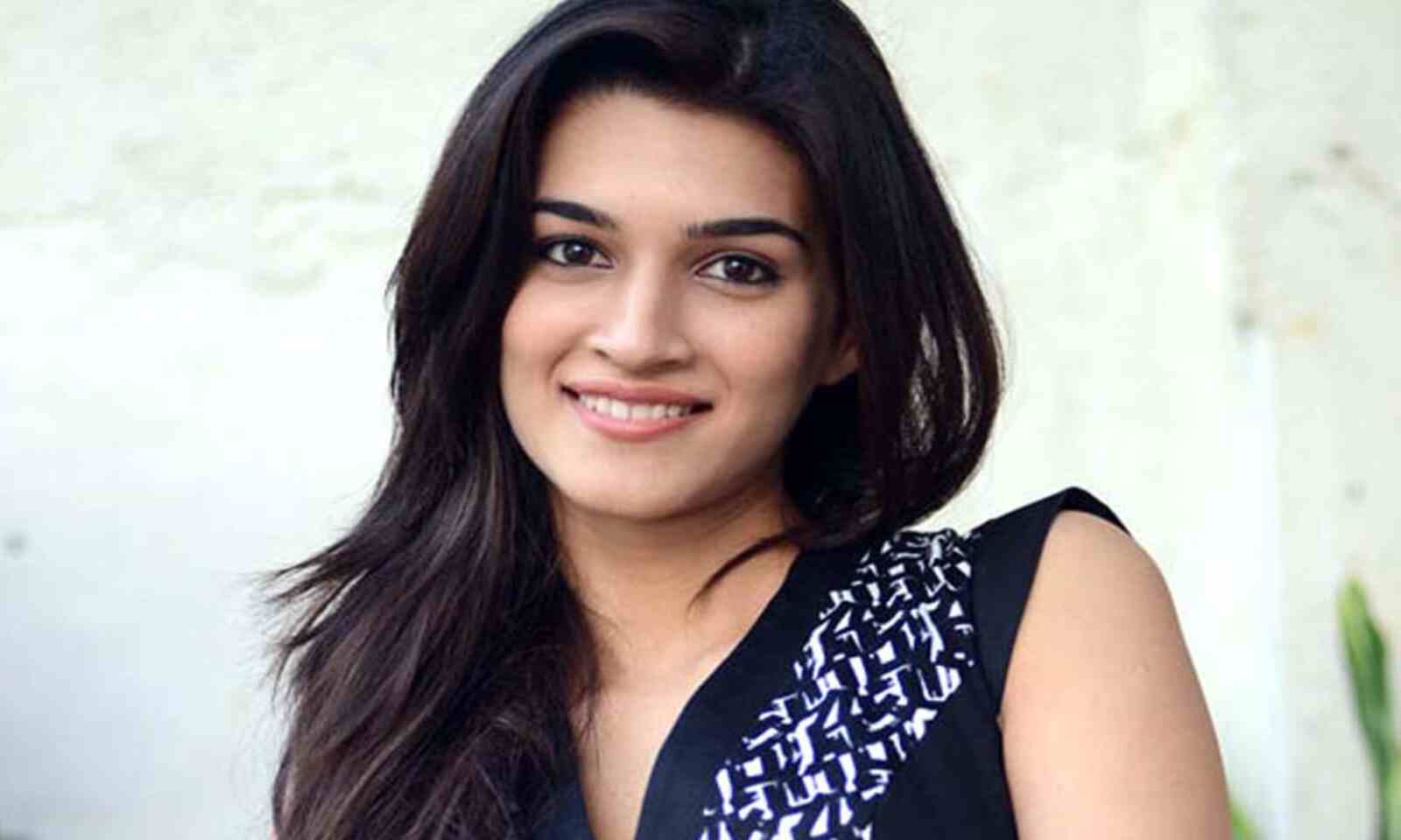 1600px x 960px - HBD Kriti Sanon: Prabhas Shares A Stunning Picture Of This Adipurush  Actress And Wishes Her With A Special Message