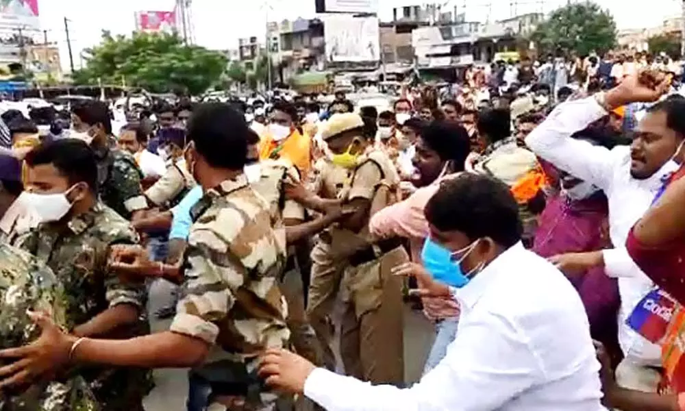 Tension in Huzurabad as TRS and BJP activists clash