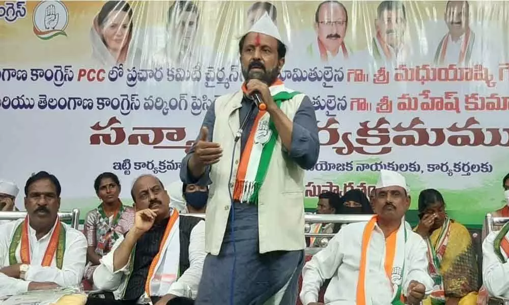 TPCC campaign committee chairman Madhu Yashki Goud speaking at a felicitation function at Edapally on Thursday