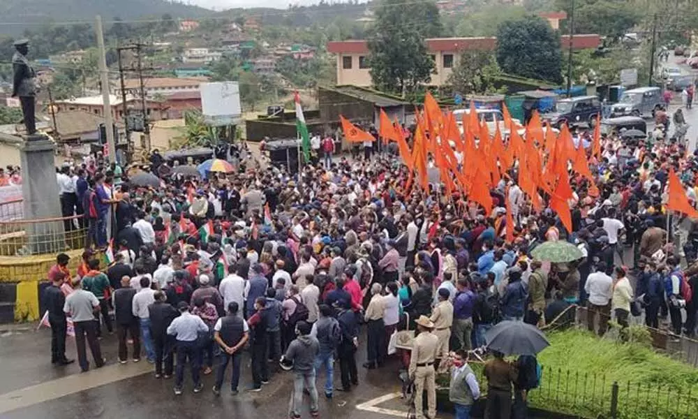BJP holds huge protest, demands arrest of accused