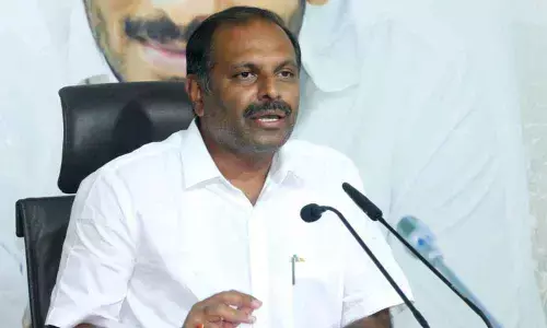 Chandrababu Naidu acting as TS advisor, lambasts Srikanth Reddy