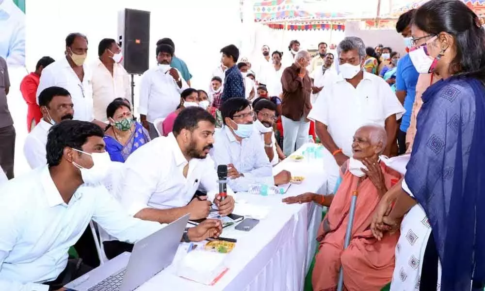 Minister Dr P Anil Kumar Yadav interacting with the people at Edgah Mitta in Nellore on Saturday