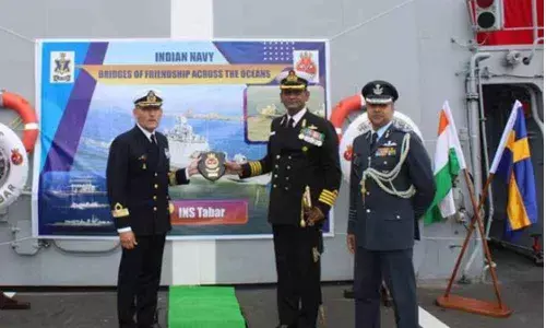 INS Tabar enters Port Stockholm