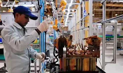 Factory output zooms on growth rebound