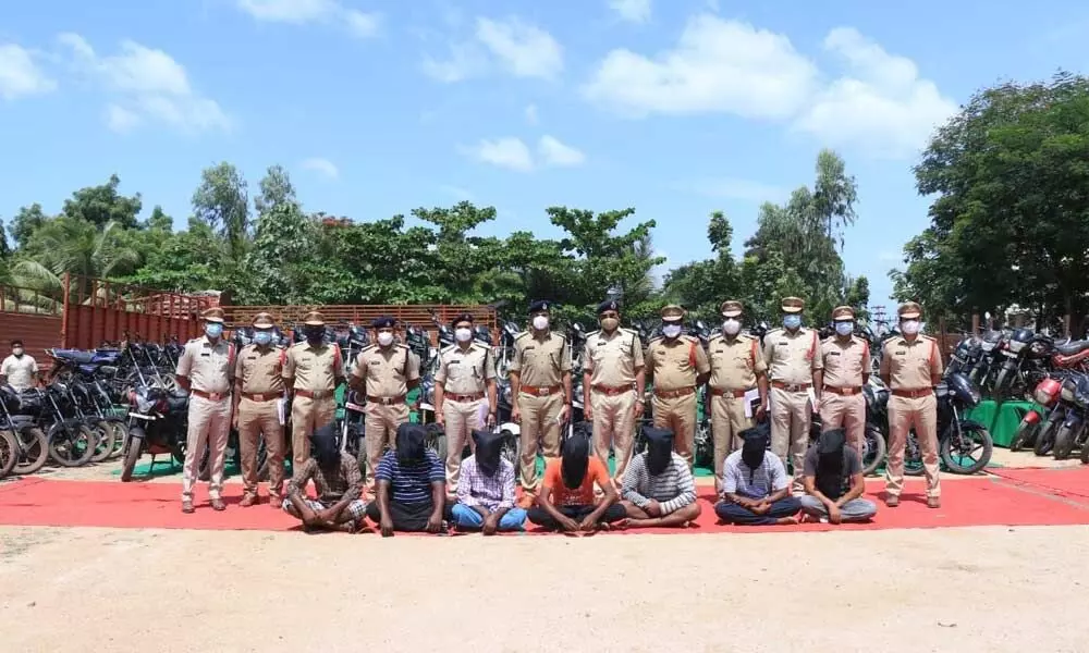 Cops bust 11-member gang, recover 107 bikes