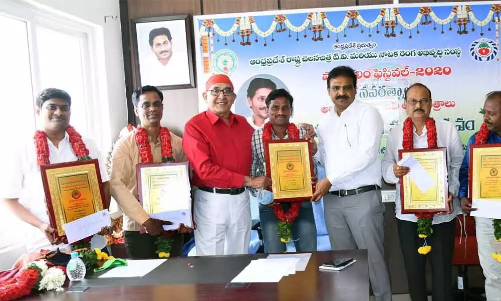 Short movie Navaratnalu wins first prize in State-level contest