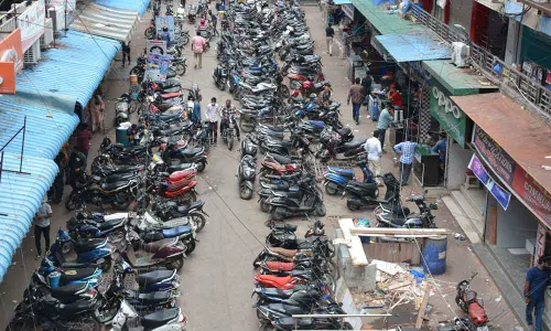 Hyderabad: Experts sound alarm bells over Delta as crowds throng markets