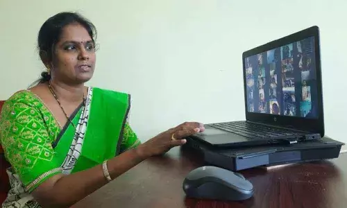 Teachers imparting an online class as a part of the Froots digital literacy forum to government school students
