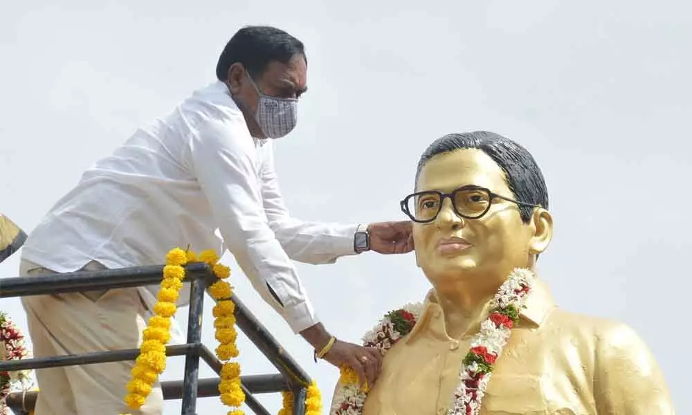 Minister for Panchayat Raj Errabelli Dayakar Rao said garlanding the statue of Prof Jayashankar in Hanamkonda