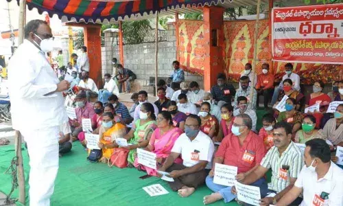 MLC Y Srinivasulu Reddy addressing the protesting municipal teachers in Tirupati on Friday
