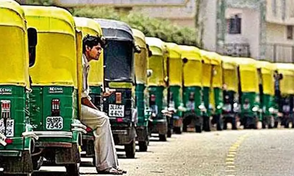 Auto drivers demand fare in cash, shy away from digital payments