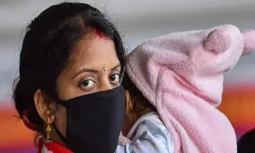 Covid-positive moms should continue breastfeeding