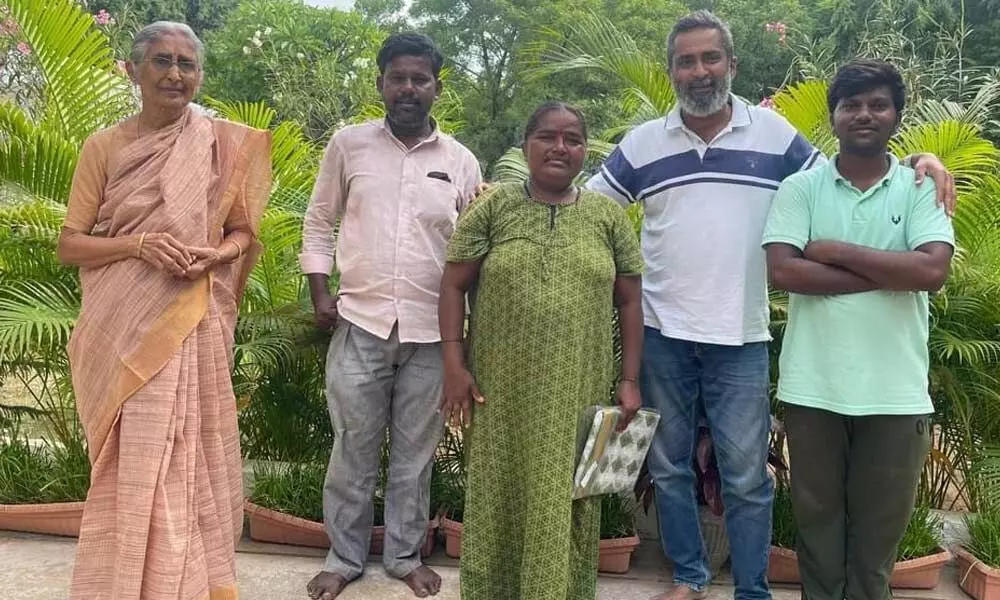 Anil with the mother who is acovid patient and her son.