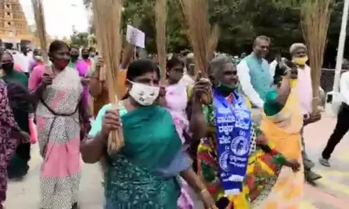 Chamarajanagar: Dalit organisations protest MLA Mahesh’s move to join BJP