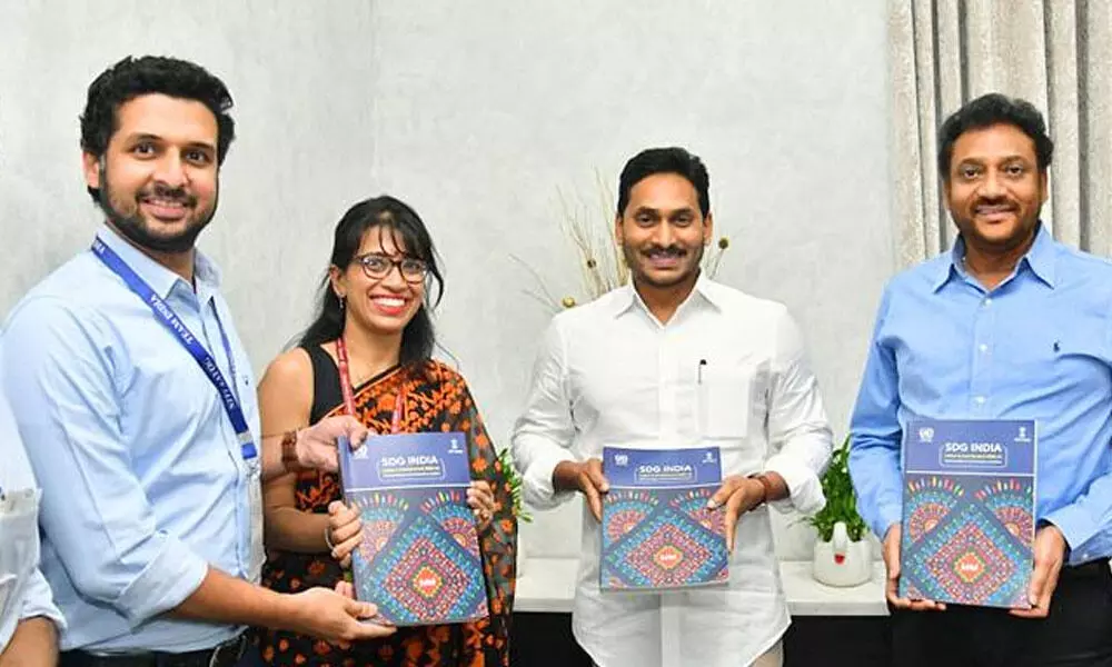 Andhra Pradesh Niti yog Team Meets Ys Jagan Submits Report On Sdg India Index 21