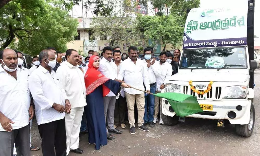 Mayor Kavati Siva Naga Manohar Naidu flagging off LED campaign vehicle for the Clean AP campaign in Guntur on Friday