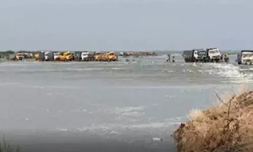 Hundreds of lorries trapped in Krishna river