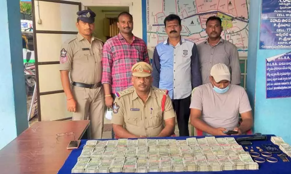 Chirala police arrest man for posing as IB officer and cheating to supply gold at cheap price