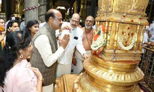Lok Sabha speaker Om Birla visits Tiruchanur temple