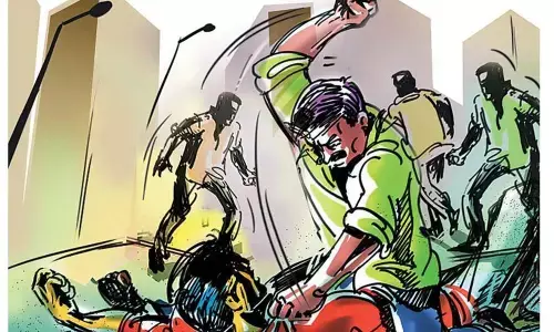 Woman assaulted in Pak, tear clothes