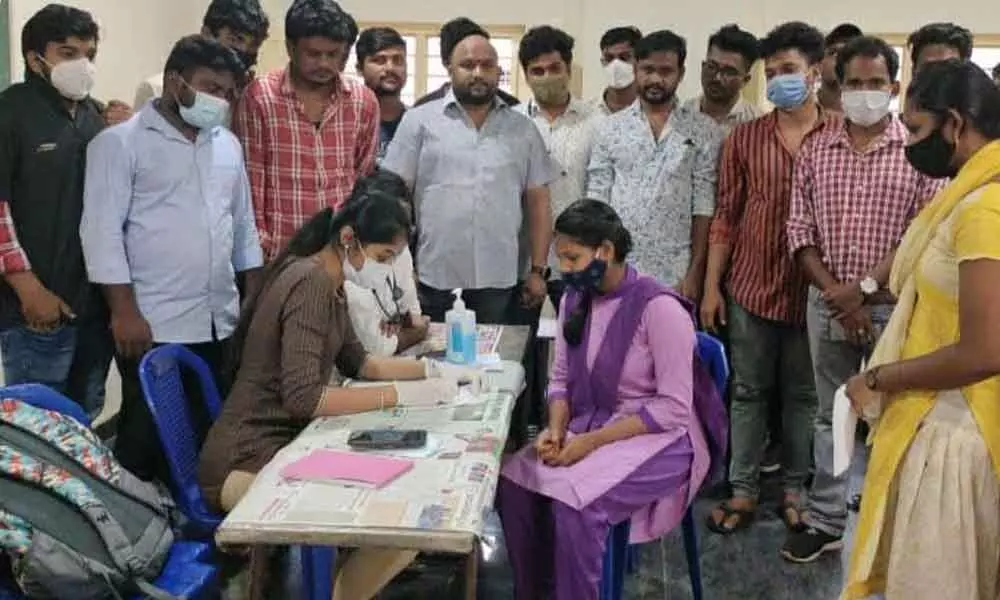 Srikakulam: Chiranjeevi fans association holds medical camp
