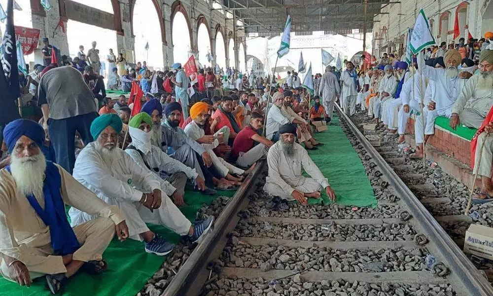 Railways cancels 19 trains in view of farmers protest in Punjab