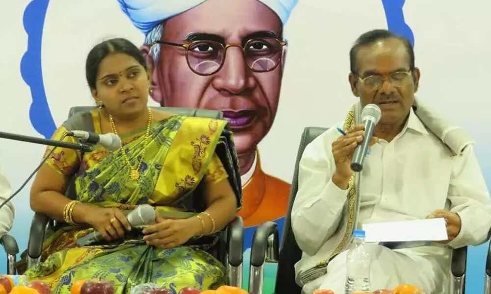 Breaking stereotypes, Bulusu Aparna carves a niche in Telugu literature