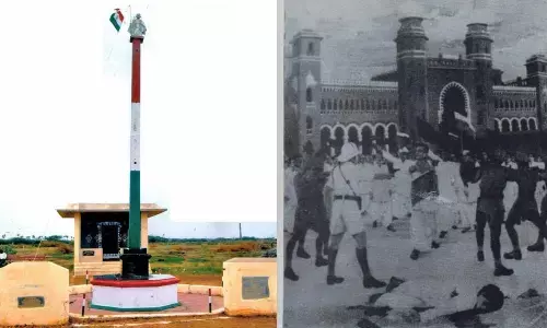 Devarampadu Vijayasthupam and Prakasam showing chest to British (on 3-2-1928) during the ‘Simon Go back’ protest (depiction)