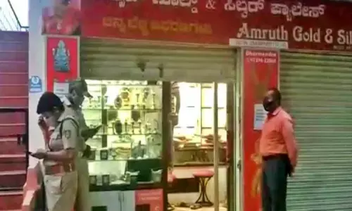 Mysuru: Dacoits loot jewellery shop, kill one