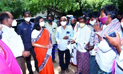 District Collector Nagalakshmi Selvarajan receiving petitions from people at the Spandana programme, in Anantapur on Monday