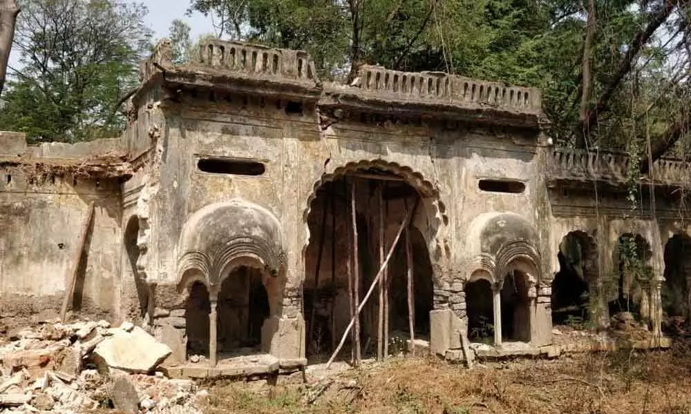 Historical structures at British Residency neglected