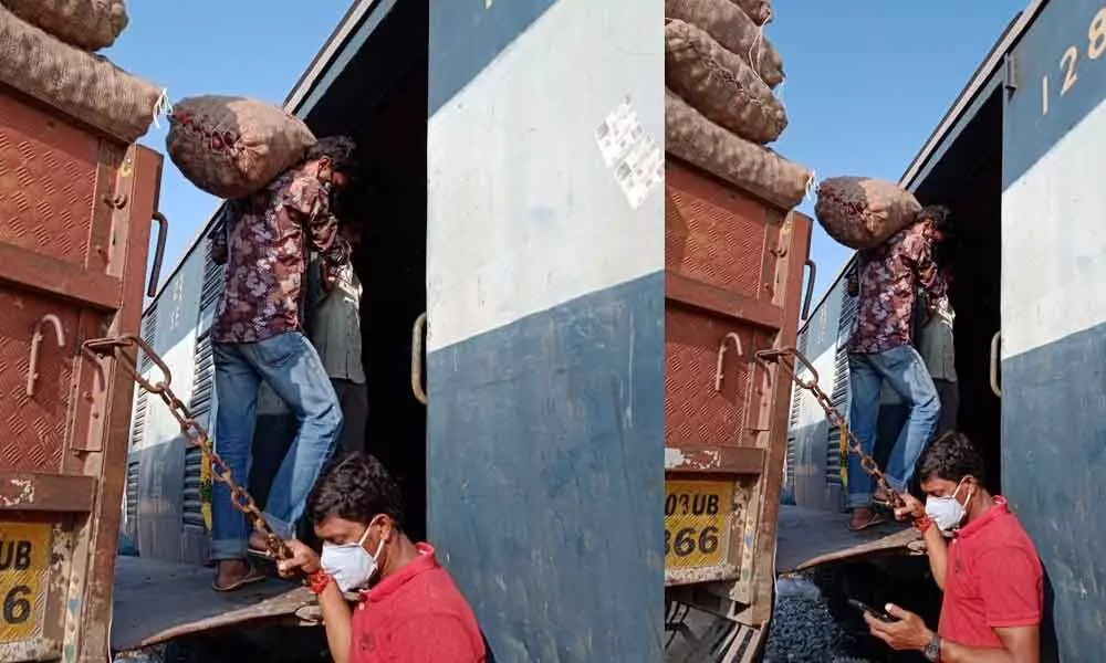 With 284 tonnes of onion, first Kisan Rail from Hyderabad chugs to Tripura